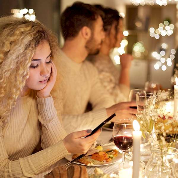 Pre-Thanksgiving Study Exposes Significant Cell Phone Use During Family Mealtimes But Discloses They Are Not Welcome at Holiday Table