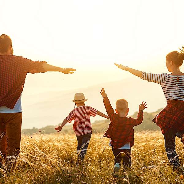 Parents' Resolutions and #FoodNotPhones