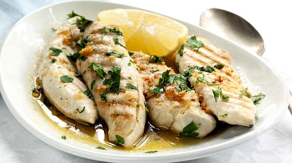 Chicken With Lemon and White Wine