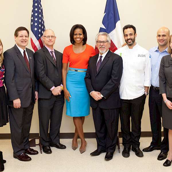 Chefs Move to Schools